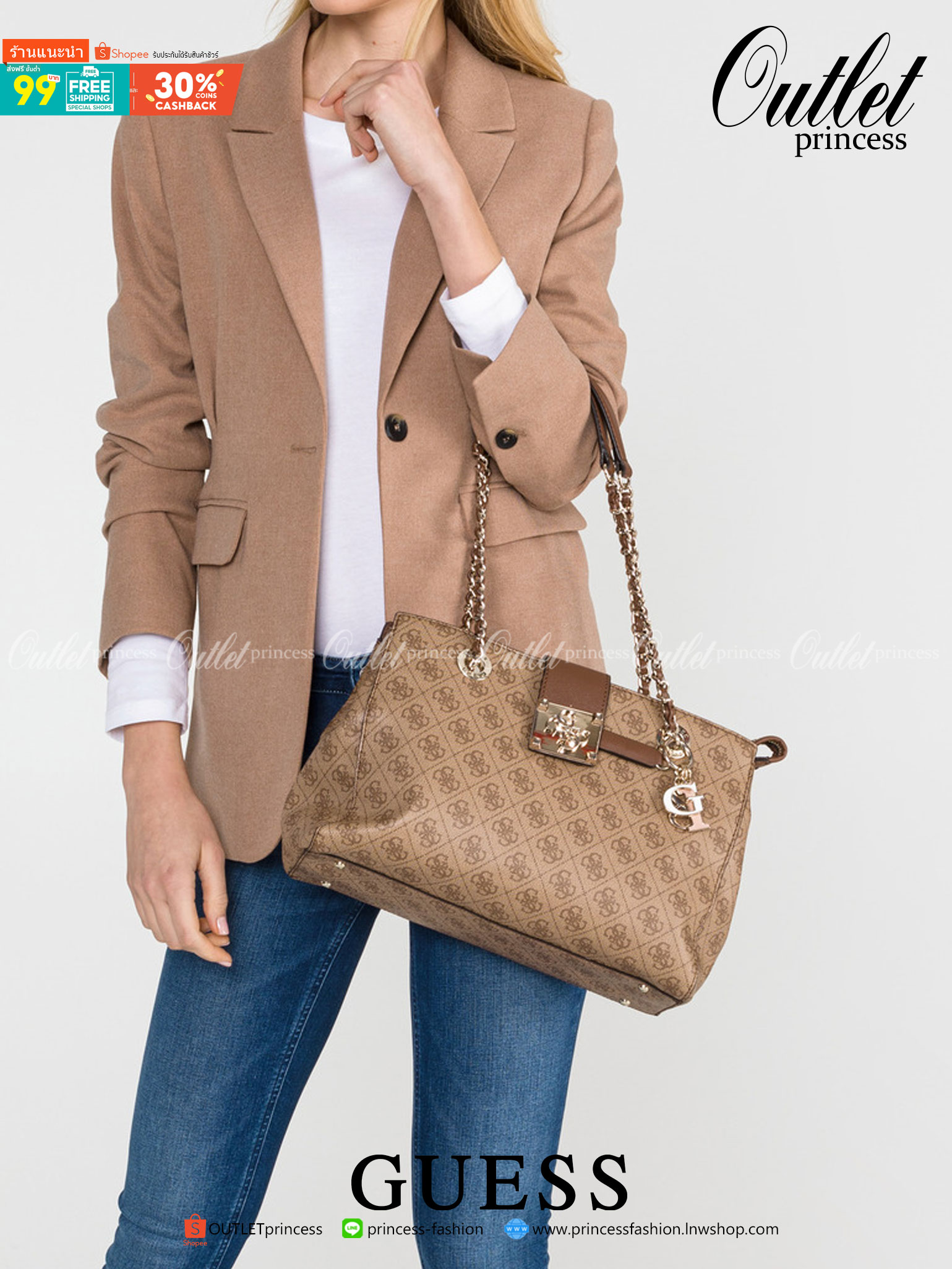 กระเป๋าสะพายไหล่ Guess Logo City Small Society Satchel กระเป๋าสะพายไหล่ ขนาดกำลังดี วัสดุ pu สวยอยู่ทรง มาพร้อมพวงกุญแจน่ารักๆ ถอดออกได้ ด้านหน้าประดับโลโก้แบรนด์ เปิดปิดด้วยซิป มี 2 ช่องหลักใช้งาน ภายในช่องซิปหน้าแยกเป็นสัดส่วนการใช้งาน ซิปช่อง 2 โล่งกว้