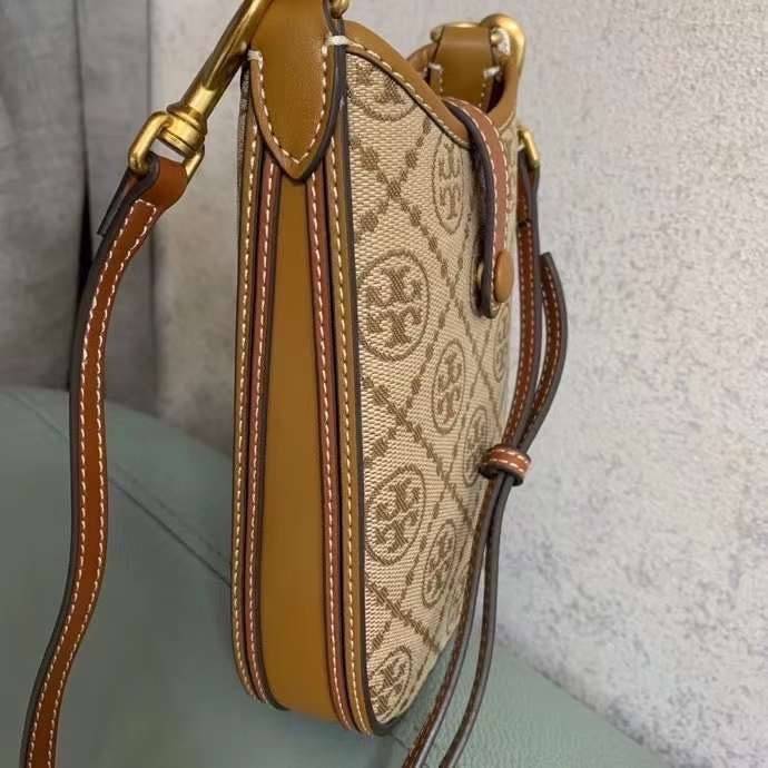 Tory Burch T Monogram Phone Crossbody / Tory Phone Bag พร้อมส่ง กระเป๋าใส่โทรศัพท์ สวยคม ด้านหลังมีช่องใส่บัตร