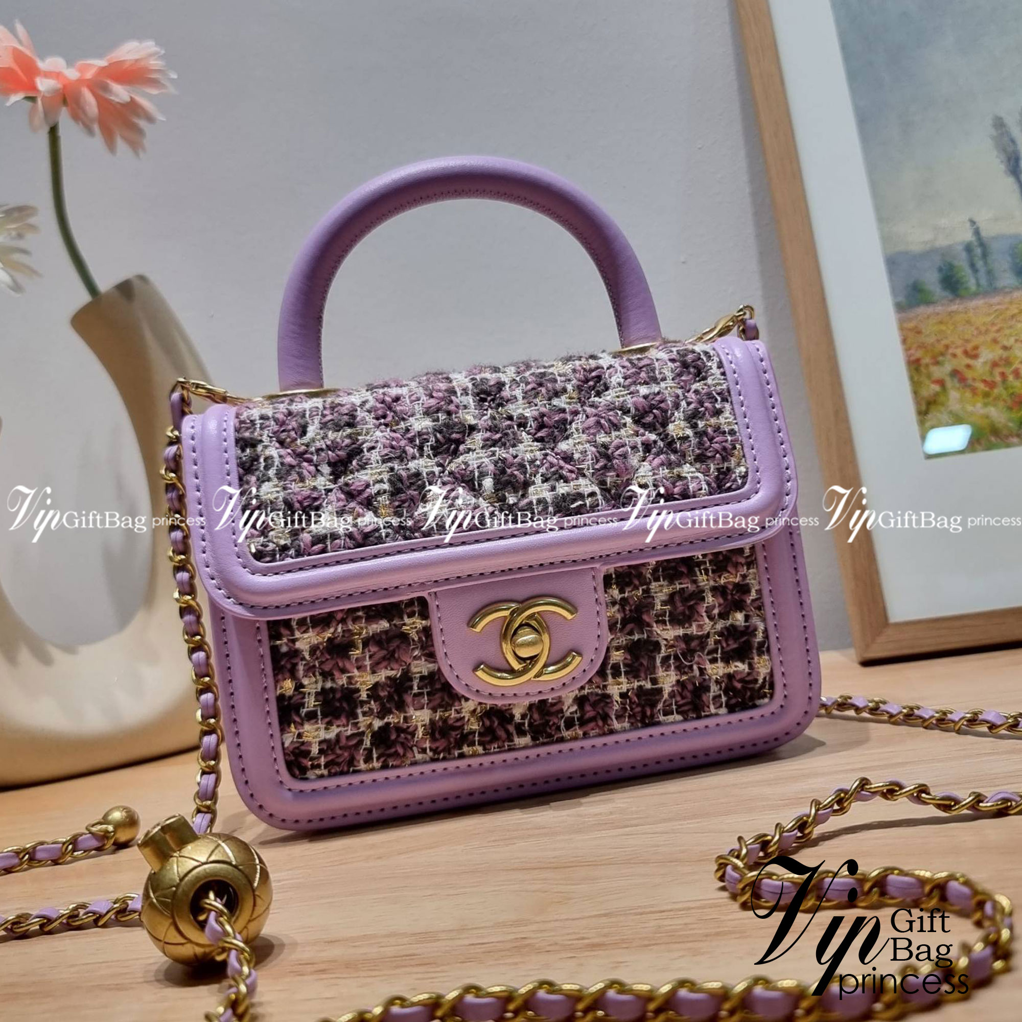 Chanel tweed mini flap bag / Chanel mini top handle กระเป๋าสะพายงานผ้าทวิตเอกลักษณ์เฉพาะของแบรนด์ งานสวยเป๊ะ มาพร้อมสายยาวถอดออกถือสวยๆเริ่ดๆ คิวท์มาก!! ดีเทลน่ารักเพียบ!!