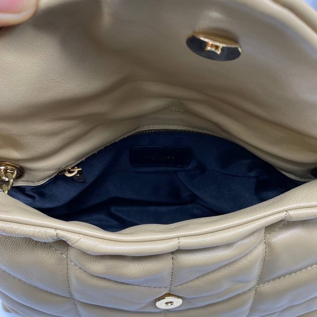 28cm YSL PUFFER SMALL CHAIN BAG IN QUILTED / Yves Saint laurent puffer small chain bag in quilted กระเป๋าสะพายรุ่นยอดนิยม ทรงสวย ใช้ได้บ่อยไม่มีเบื่อ วัสดุหนังสัมผัสนิ่มมือ ดีไซน์เรียบหรู