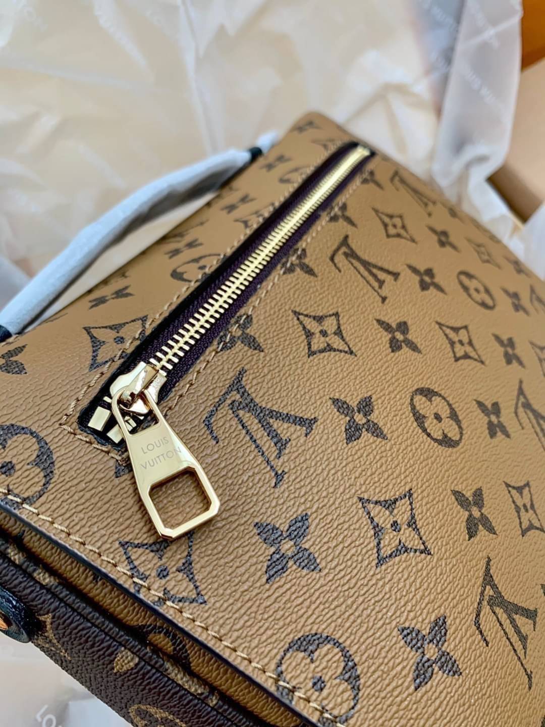 LV Pochette Métis ไอเท็มนำแฟชั่นที่น่าดึงดูดใจอย่างยิ่ง กระเป๋าที่มีรูปลักษณ์ทรงกะทัดรัดและใช้งานได้สะดวก หนังแท้แคนวาสอย่างดีเลยค่ะ ลาย Monogramอัญเป็นเอกลักษณ์ของแบรนด์