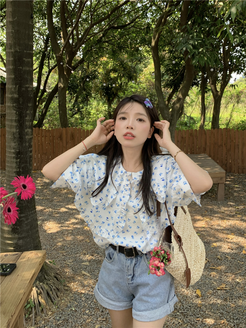 พร้อมส่ง 💒🏄🏻♀️ Honey blouse เสื้อสีฟ้าอ่อนแต่งปีกคอ (37234)