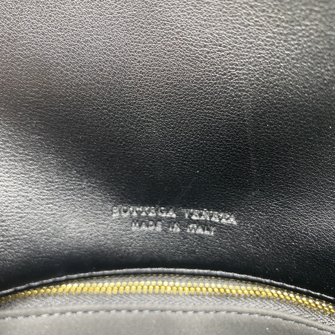 ORI หนังแท้ | Bottega Veneta Liberta Bag / BV Crossbody Bag กระเป๋าสะพายสุดชิค ดีไซน์เรียบหรูโดดเด่น 🤍 เกรดออริจินอล หนังแท้