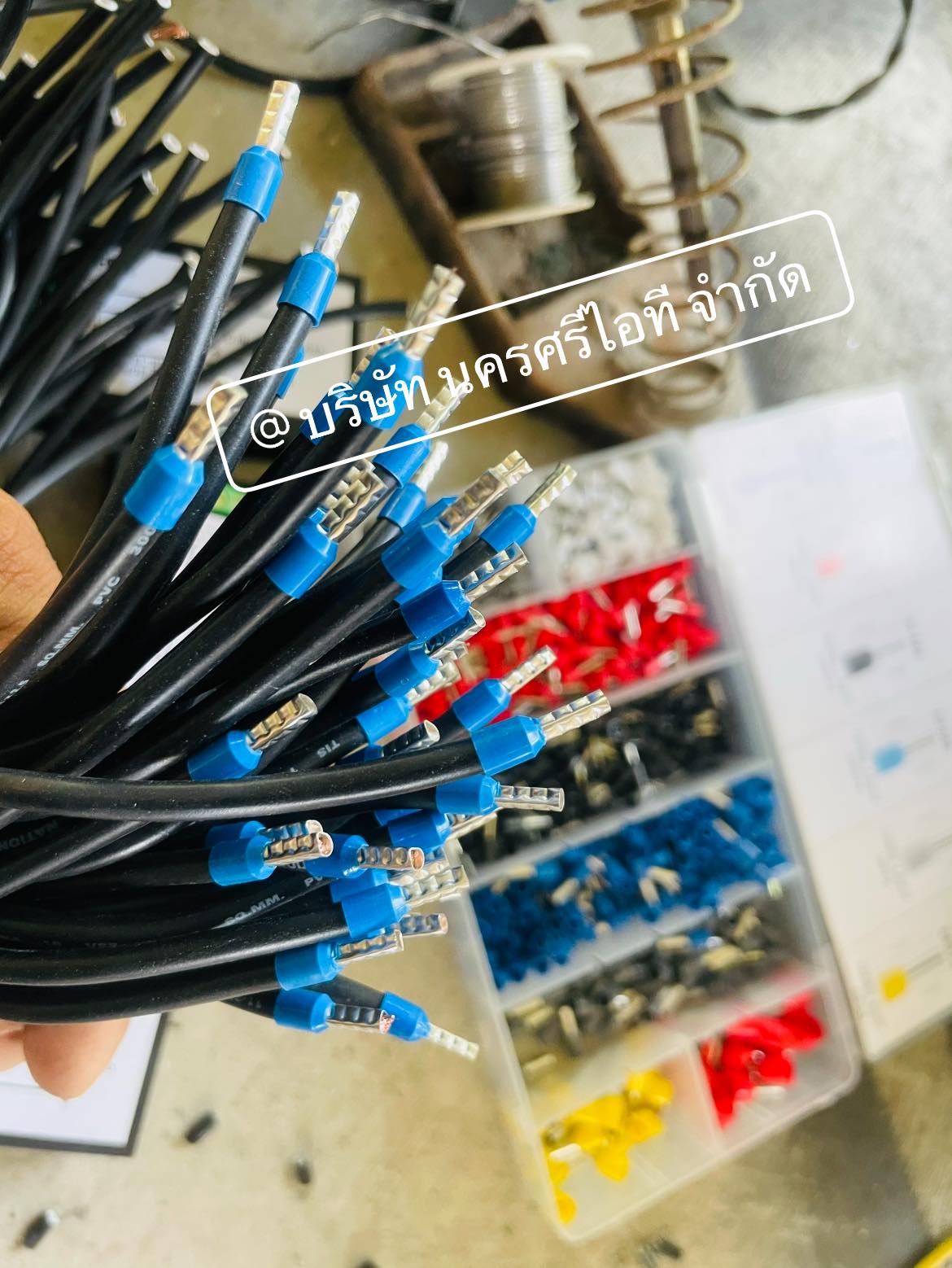 ตู้คอมบายเนอร์สำหรับงานโซล่าเซลล์ Solar Combiner 10kWp 2 สตริง 3 เฟส