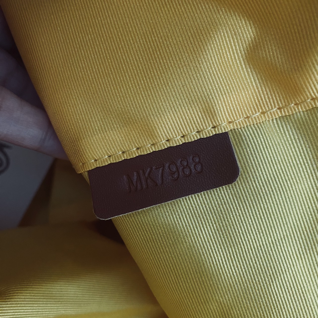 Goyard Boeing Travel 55 Duffle Bag กระเป๋าเดินทางใบใหญ่ ดีไซน์สวยคลาสสิกเป็นเอกลักษณ์ ไอเท็มที่จะทำให้การเดินทางไม่ธรรมดาอีกต่อไป ด้วยดีเทลความเป็นเอกลักษณ์ เรียบแต่หรู ภายในจุของได้เยอะมาก