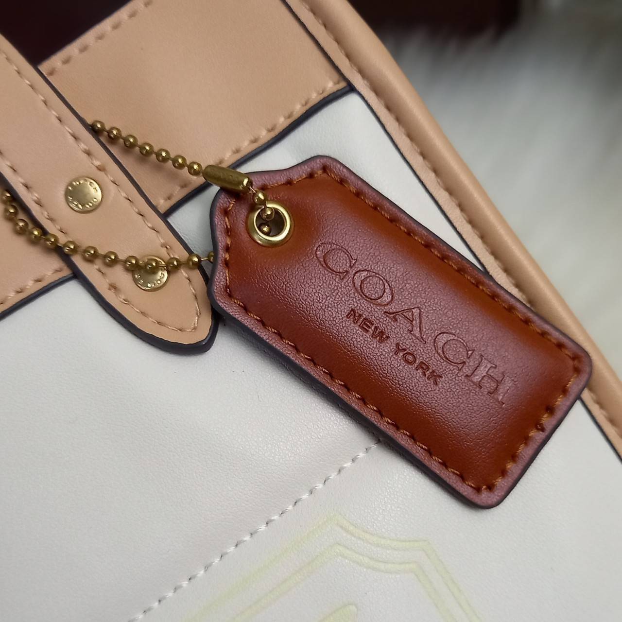 COACH CASUAL STYLE STREET STYLE 2WAY PLAIN LEATHER ELEGANT STYLE (C6958 C6852) 🌺 ที่สุด! ของที่สุด!! กระเป๋าถือ กระเป๋าสะพายรูปทรงสุดฮิต สุดคลาสสิค รุ่น UNISEX ที่ชิคๆ สบายๆ ได้ทั้งชายและหญิง// วัสดุหนังแท้ทั้งใบ ตัดเย็บด้วยหนังเนื้อนุ่มพิเศษ หนา 