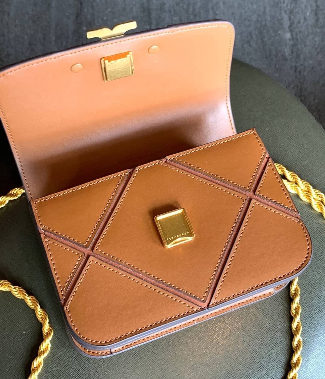 TORY BURCH ELEANOR SMALL SHOULDER BAG / Tory Burch Eleanor quilted shoulder bag น้องเล็ก หรู ดูแพง ลุคไหนๆ ใบนี้เอาอยู่เลยค่าา! Best seller ใครยังไม่มีติดตัว รอบนี้จัดเลยค่าา