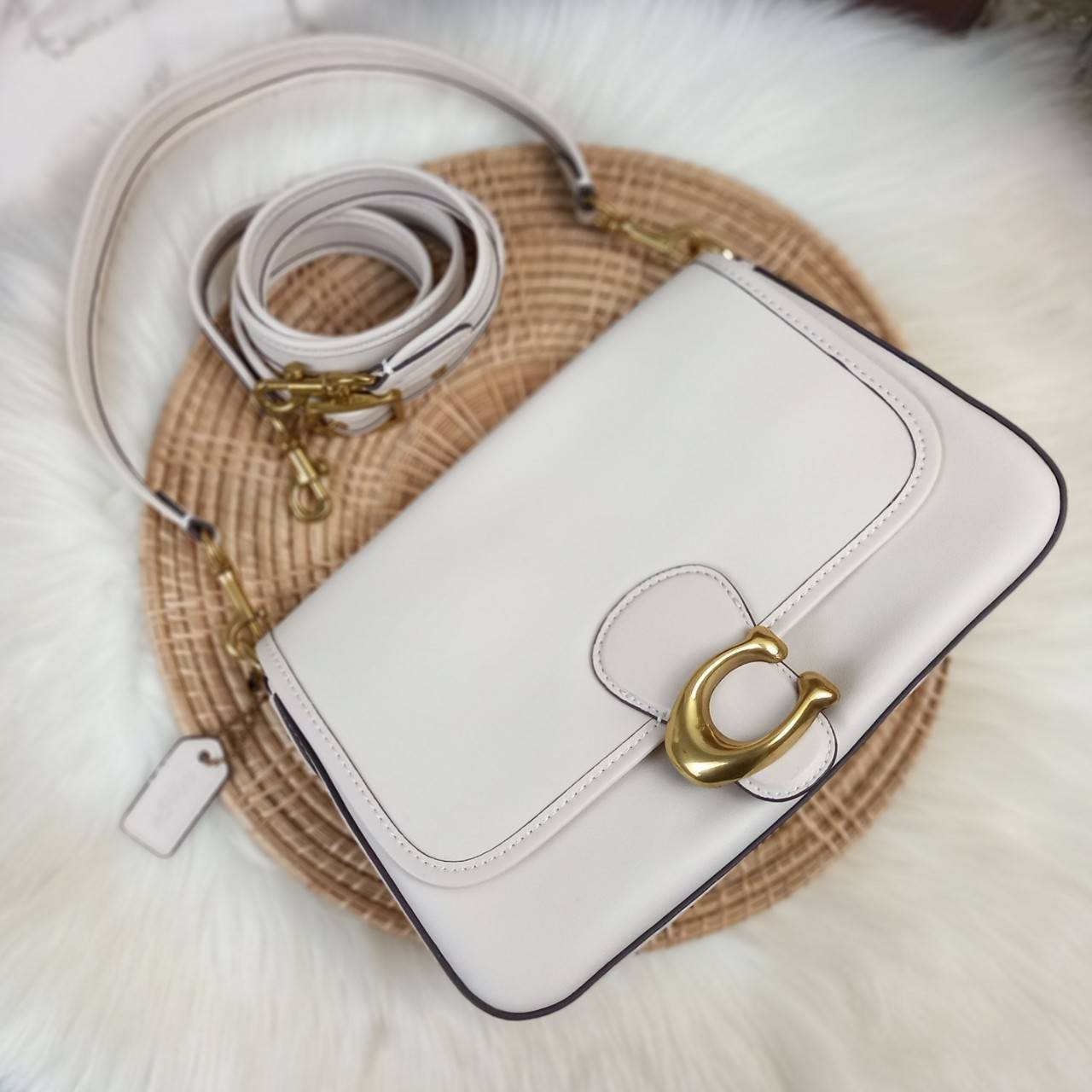 COACH SOFT TABBY SHOULDER BAG (C4823//C5261) กระเป๋าถือ กระเป๋าสะพาย ที่ใครๆก็เข้าถึงได้ หรูหรา คลาสสิค ลุคเรียบร้อย แต่ความสวยไม่น้อย! ดาเมจความลุคผู้ดีรุนแรงมาก!!เกินต้าน!!// วัสดุหนังแท้ทั้งใบ หนังเรียบ หนังนิ่มมากๆ อยู่ทรงสวยมากๆด้วย// ด้านในโล่งกว้าง