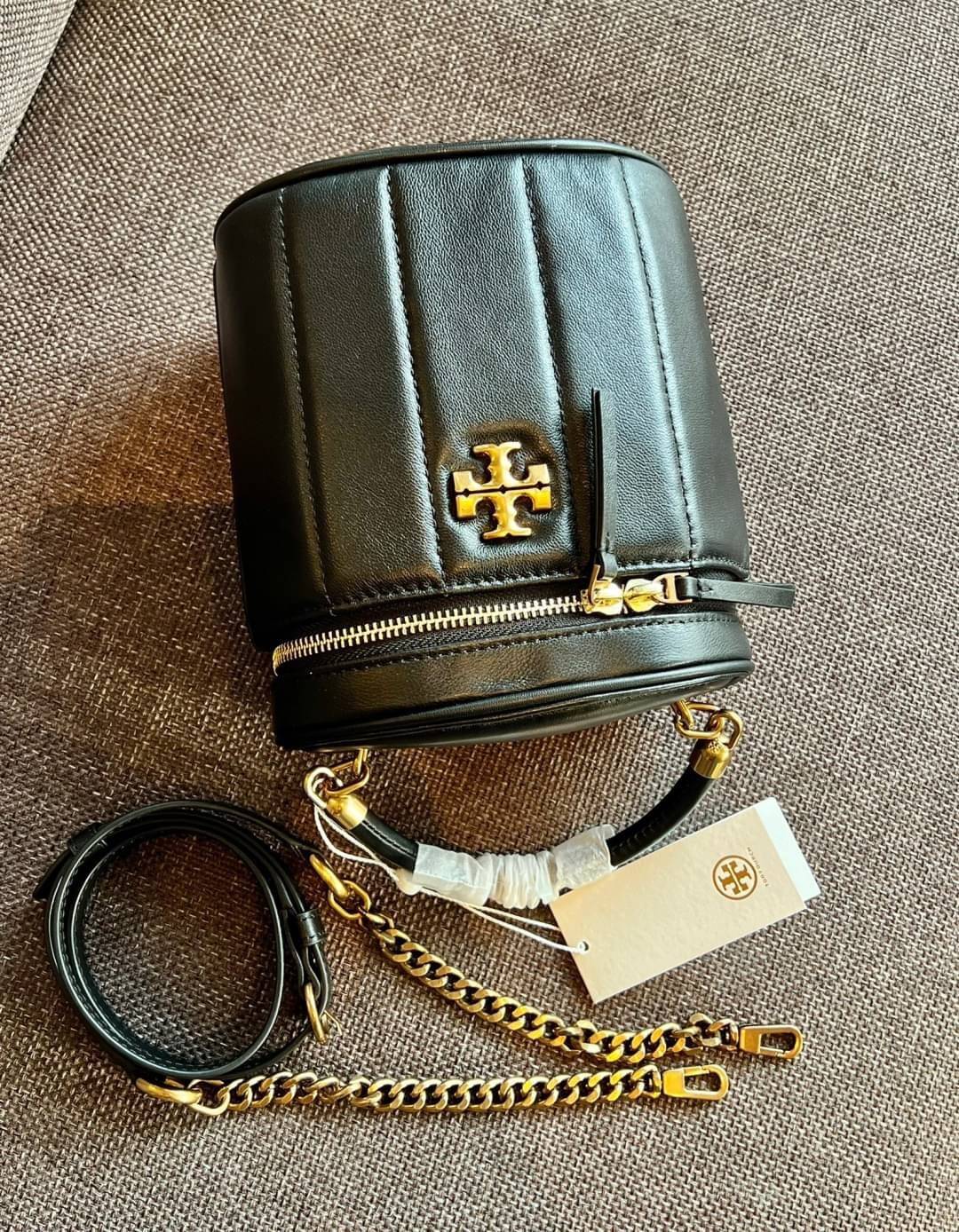 KIRA VANITY SHEEPSKIN / Tory Burch Kira Sheepskin Chain Messenger Handbag ((138999)) ที่สุดของความสวย ที่สุดของความLuxurious พร้อมส่งที่ไทย ล่าสุด! กับกระเป๋าหิ้วก็หรู สะพายข้างก็เริ่ด