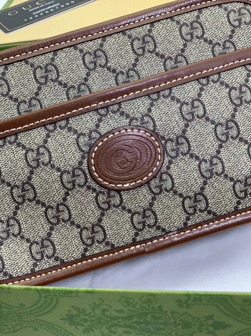 VIP 】หนังแท้ GUCCI Mini Bag With Interlocking G In GG Supreme And Brown Leather พร้อมส่งที่ไทย กระเป๋าสะพายดีไซน์สวย ใช้ได้ทั้งชายหญิง คลาสสิคและน่ารักในตัว ใช้งานง่าย ใช้ได้หลายโอกาส งานหนังแท้ สวยมากค่ะ