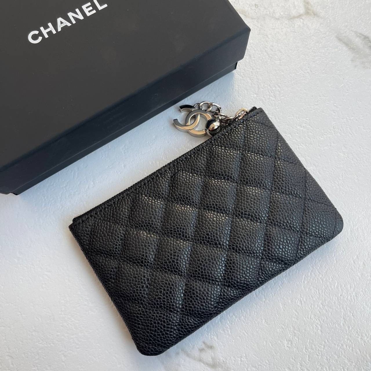 CHANEL MINI WALLET CAVEAR งานหนังแท้คาเวียร์สวยหรู ใช้งาน ตทป ได้ กระเป๋าใส่การ์ดหรือใส่แบงค์ รุ่นใหม่ที่สามารถใส่การ์ดได้เยอะ งานสวยมากค่ะ