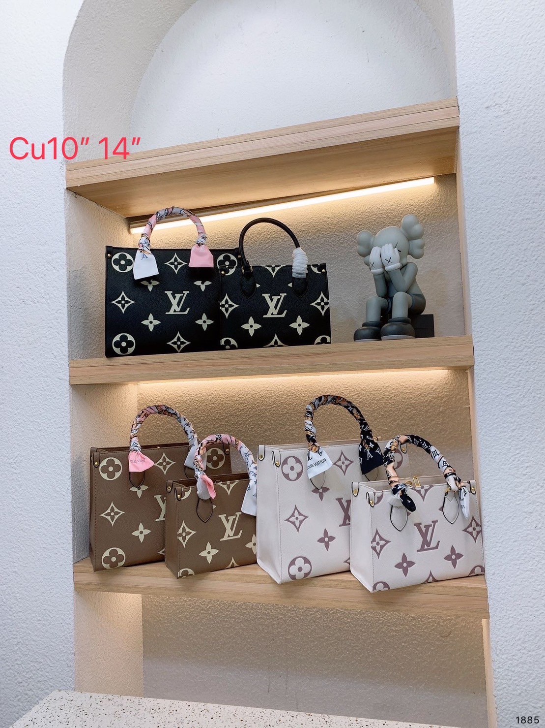 พร้อมส่ง 2 ไซส์ 3 สี 💖💖 LV OnTheGo Leather Handbag / LV Tote Crossbody Bag กระเป๋าทรงโท้ทเวอร์ชั่นดั้งเดิม งานหนังเต็มใบ ปั้มโลโก้เป็นเอกลักษณ์