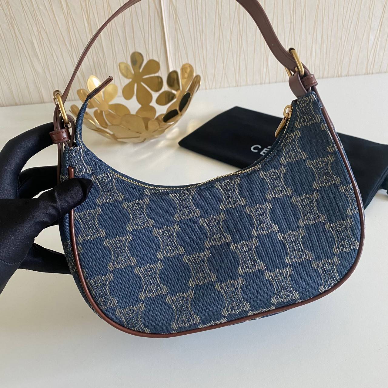 พร้อมส่งที่ไทย!! ที่นี่ที่เดียว Celine Pre-Owned Paris Macadam shoulder bag สีลายใหม่มีจำนวนจำกัด