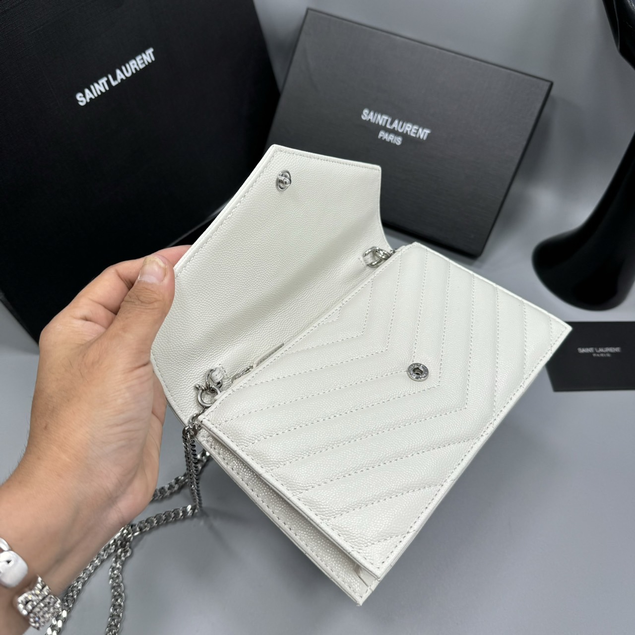 YSL Envelope WOC 7.5 Wallet on chain / YSL Clutch Bag 7.5" กระเป๋าสะพายรุ่นยอดนิยม เกรดหนังคาเวียร์สวยเต็มใบ เกรดออริ 1:1 ใช้งานต่างประเทศได้