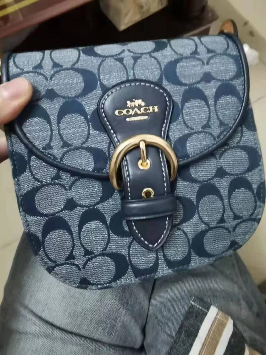 Coach Kleo Shoulder Bag 23 In Signature Chambray พร้อมส่งที่ไทย