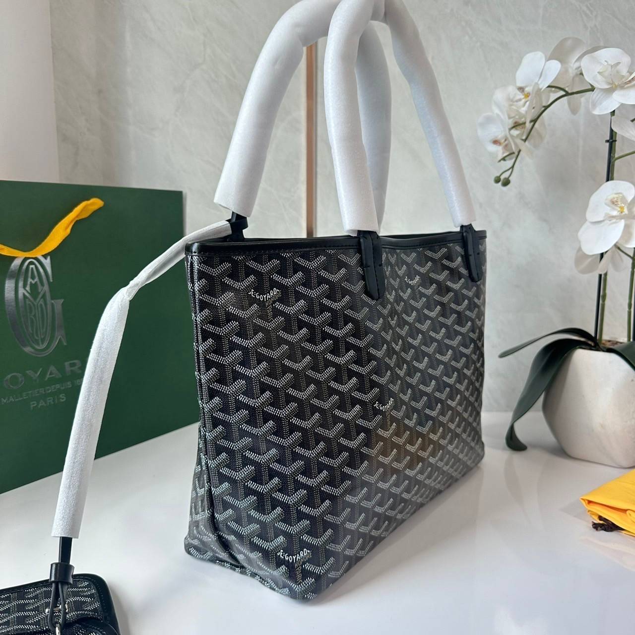 พร้อมส่ง 5 สี PM GOYARD ANJOU PM REVERSIBLE TOTE BAG / Goyard tote bag กระเป๋าทรงโท้ทใบใหญ่ เกรดไฮเอน 1:1 ใช้งานต่างประเทศได้ ภาพถ่ายจากงานขายจริง