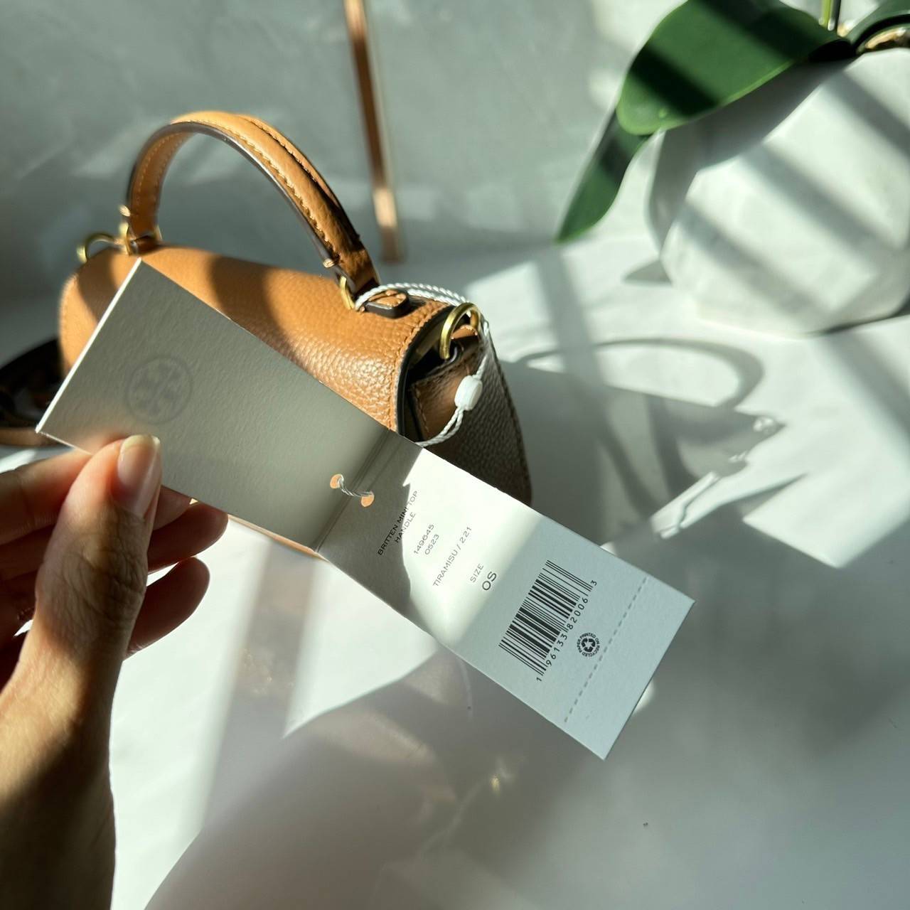 Tory Burch Britten Mini Top Handle Crossbody Bag กระเป๋าสะพายใบเล็กดีไซน์เรียบหรู เกรดออริ สลับแท้ 1:1 ใช้งานต่างประเทศได้