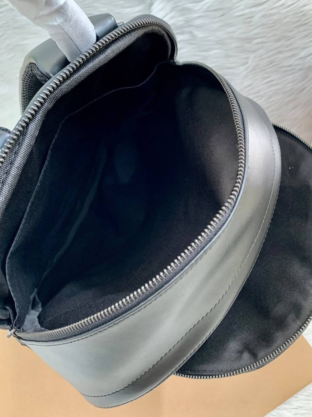 OUTLET 】New in!! 🌈ใบใหญ่ คุ้มค่าทีเดียวค่ะ🌈 COACH WEST BACKPACK IN SIGNATURE((2736)) พร้อมส่งที่ไทย สินค้าเข้าใหม่ค่ะ!! กระเป๋าสะพายหลัง มีหูหิ้ว หนังแท้นิ่ม ใบใหญ่ใส่จุมากกค่า! มีช่องซิปตอนหน้า2ช่อง; ช่องหลัก2ช่องใหญ่ โล่งลึก จุของได้มากท