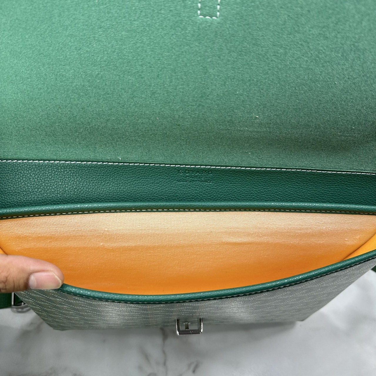 ORI หนังแท้ | Goyard Coursier Messenger bag กระเป๋าแมสเซ็นเจอร์ดีไซน์ใหม่ กะทัดรัดใช้งานได้อย่างคล่องตัว เหมาะมากสำหรับสายสปอร์ต ที่สุดของความหรูตอบโจทย์การใช้งาน ใบจริงสวยงามตามรูปค่ะ