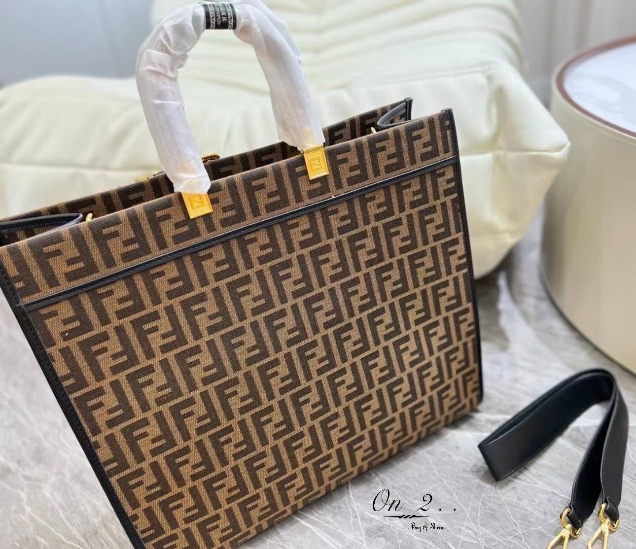 FENDI Tote Mejor Precio Febrero 2023 / FENDI SHOPPING BAG กระเป๋าสะพายโท้ท เซต 2 in 1 ลายFF ทรงนี้คือทรงสุดฮิตใช้งานง่ายใส่ของได้เยอะช่องใหญ่ งานปั้มแบรนด์ทุกจุดงานจริงสวยมาก สวยหรูพร้อมส่งค่ะ