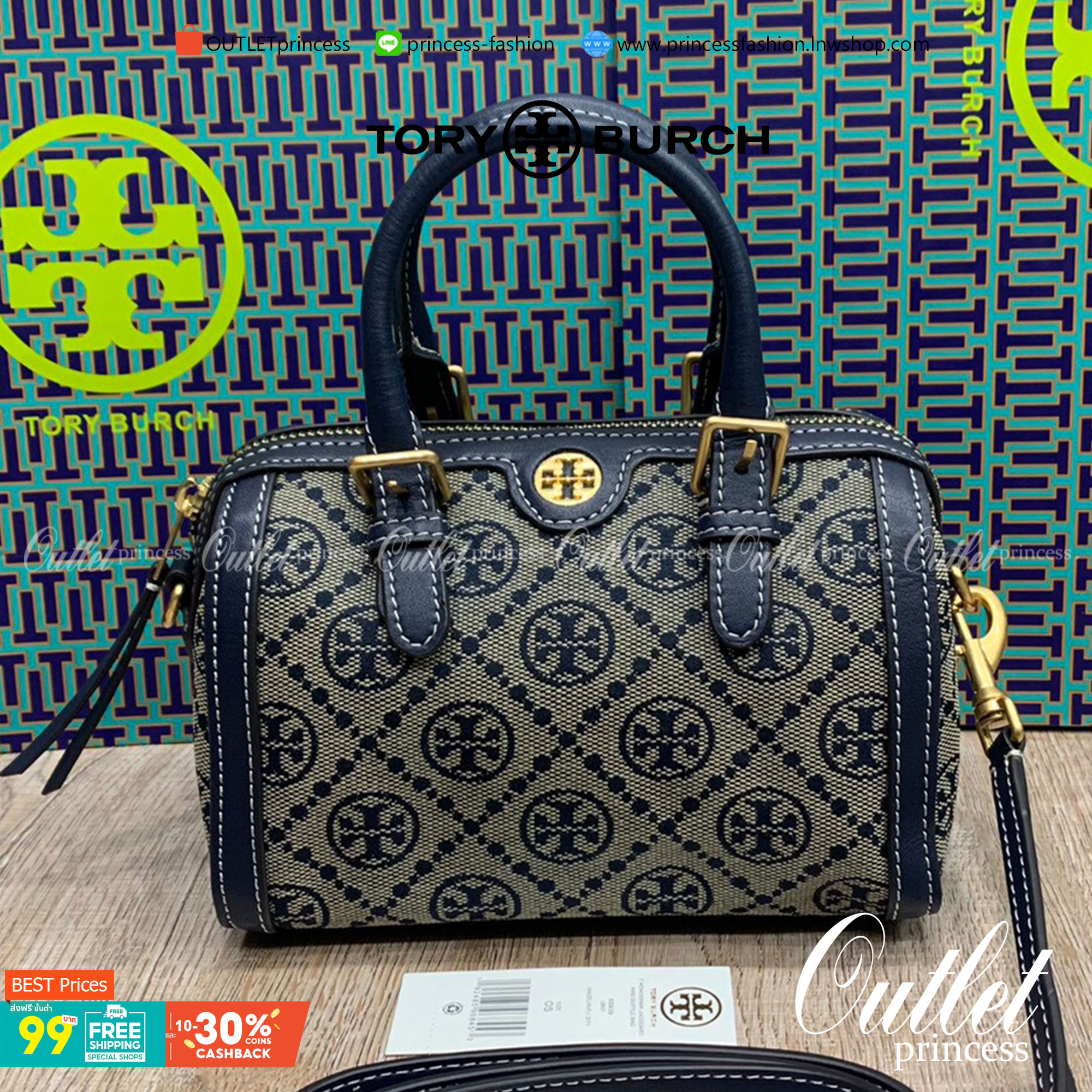 mini TORY BURCH FACTORY MONOGRAM JACQUARD BOSTON BAG กระเป๋าทรงหมอนรุ่นใหม่ล่าสุดจาก TORY BURCH FACTORY วัสดุ Woven Jacquard & Leather ในลาย Jacquard จะถือหรือสะพายก็สวยหรู ทรง Boston อะไหล่ทอง
