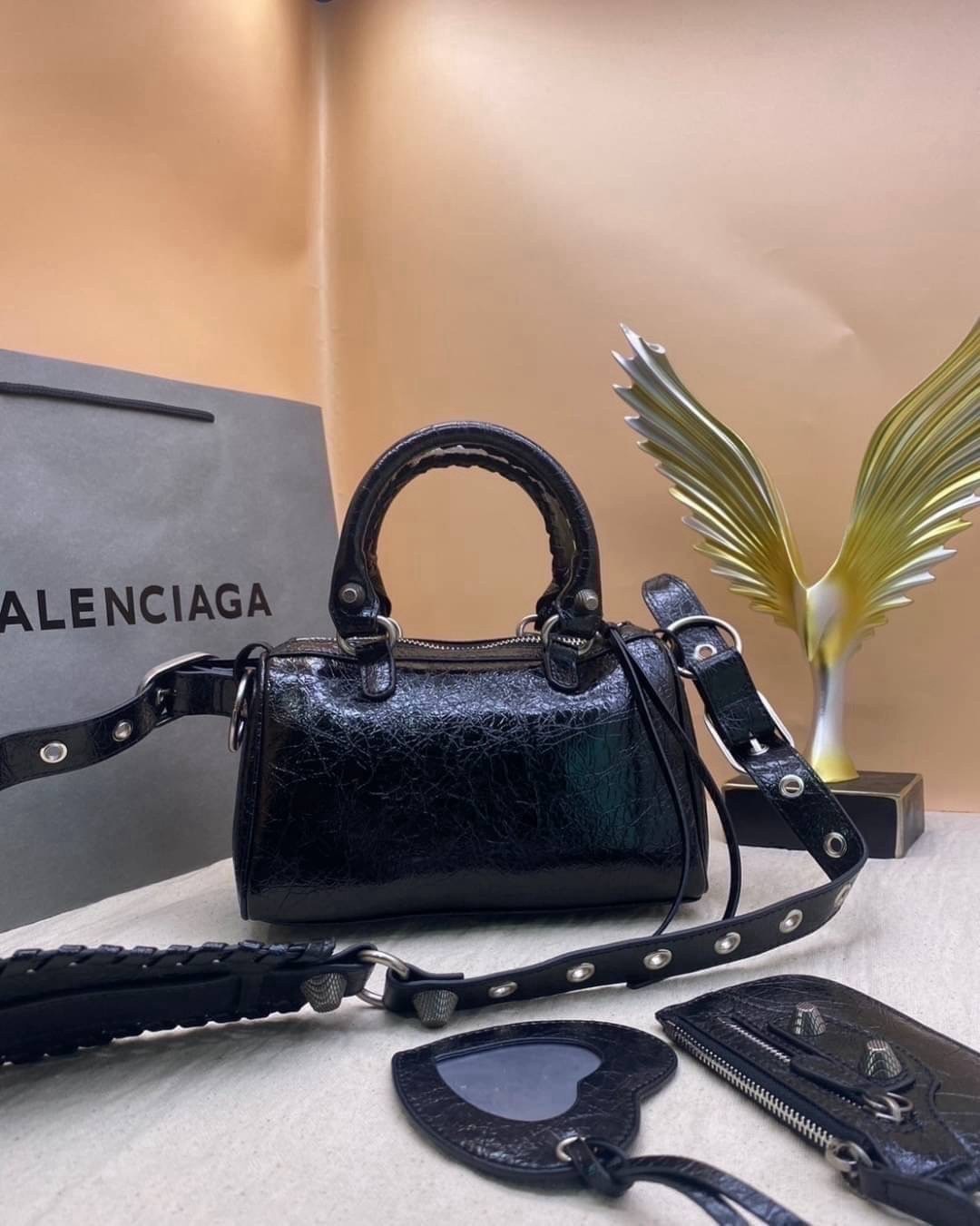 Balenciaga Mini City Shoulder Bag 20cm กระเป๋าสะพายรุ่นยอดนิยม สวยเท่ เกรดออริ 1:1 สลับแท้ ใช้งานต่างประเทศได้