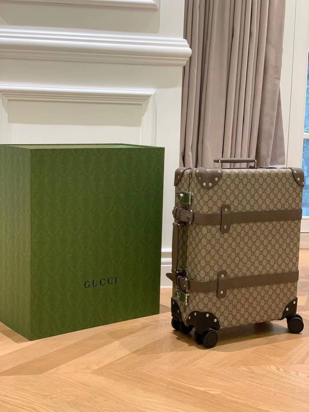 GUCCI Globe-Trotter Carry-On Suitcase / GUCCI globetrotter luggage พร้อมส่ง เกรดท็อปออรินอล งานเหมือนสุด หนังแท้ สวยงามตามรูป TOP ORIGINAL 1:1 เกรดเทียบแท้ ใช้สลับแท้ได้ ใช้งานต่างประเทศได้