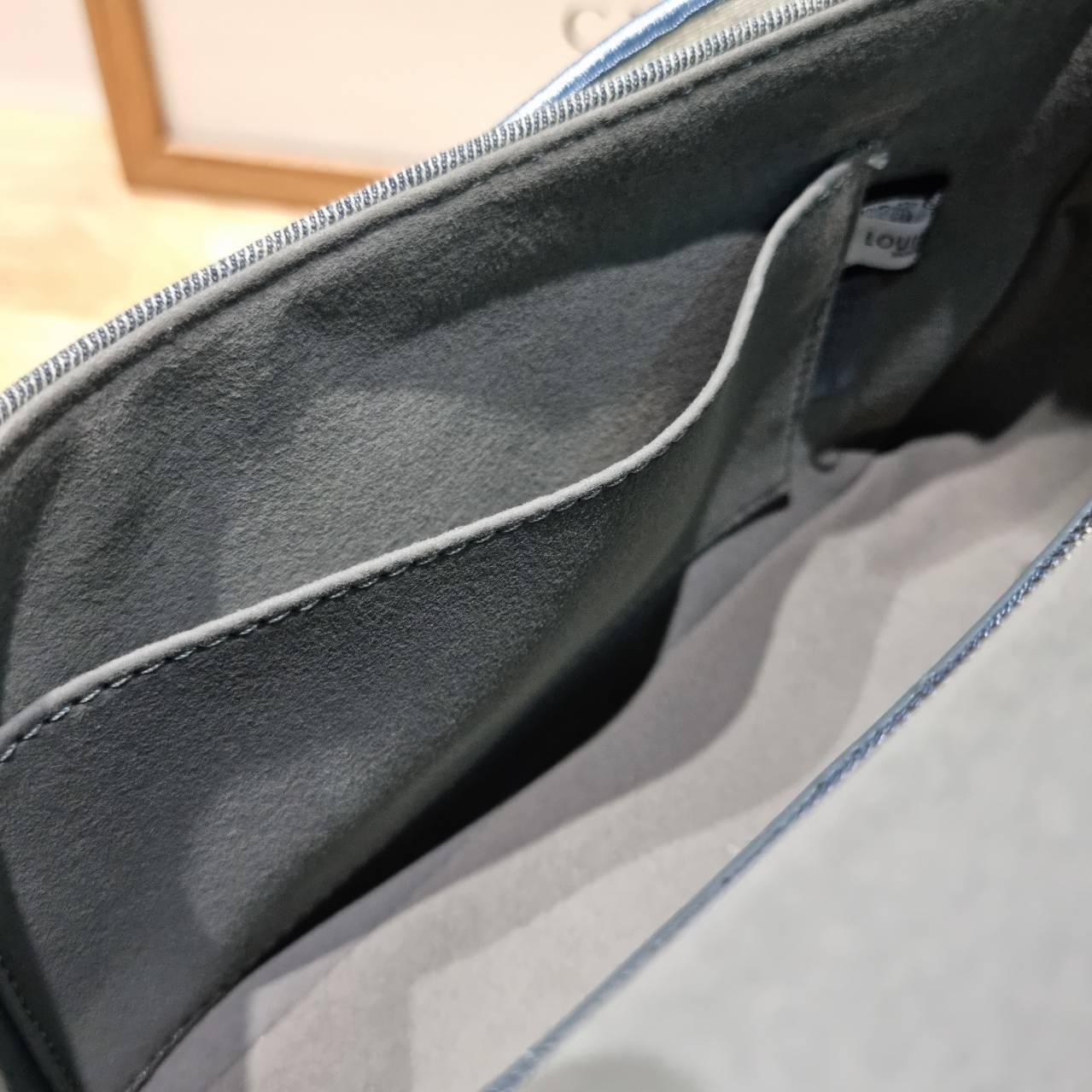 LV diane monogram washed denim bag ใหม่ล่าสุด กับกระเป๋าทรงสุดฮิต คลาสสิคและเป็นอีกหนึ่ง signature ที่มาในรูปแบบ washed denim สวยดูแพงสุดๆ