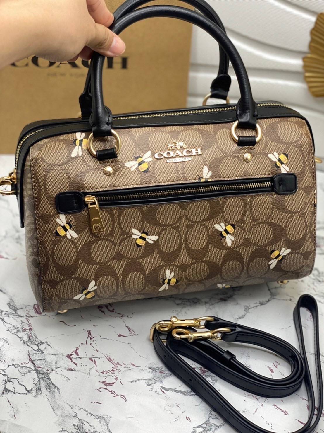 COACH ROWAN SATCHEL IN SIGNATURE CANVAS WITH BEE PRINT (C8591) พร้อมส่งที่ไทย