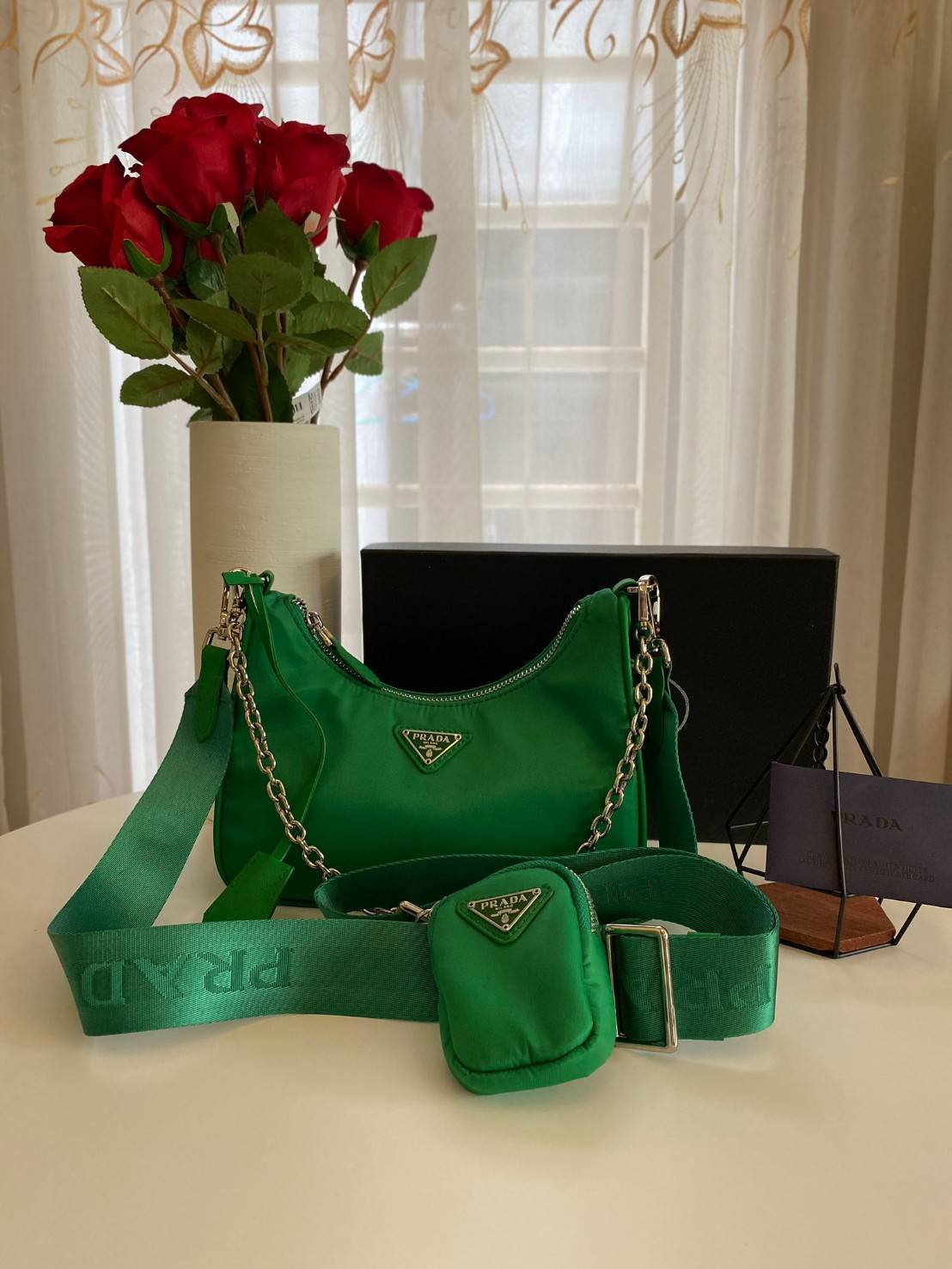 พรีเมี่ยมกิ๊ฟแท้ 100% 】PRADA Re-Edition 2005 nylon shoulder bag [green]