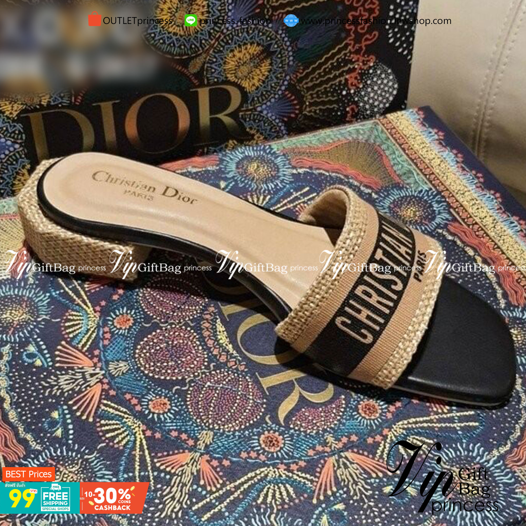 Christian Dior งานสวม อีกตัวที่เลิศๆ จร้า สวย เก๋ มีส้นเล็กน้อย กำลังใส่สบาย งาน สวย เนียบร้อย วัสดุผ้ากระสอบวางทับ โลโก้แบรนด์ งานตัดกันสวยมาก ส้นเป็นทรง 6 เหลี่ยม สวยเก๋มากคะ