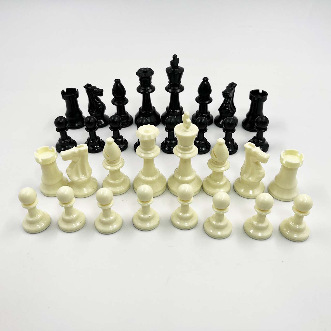 ตัวหมากรุกสากลตัวเรซิ่น