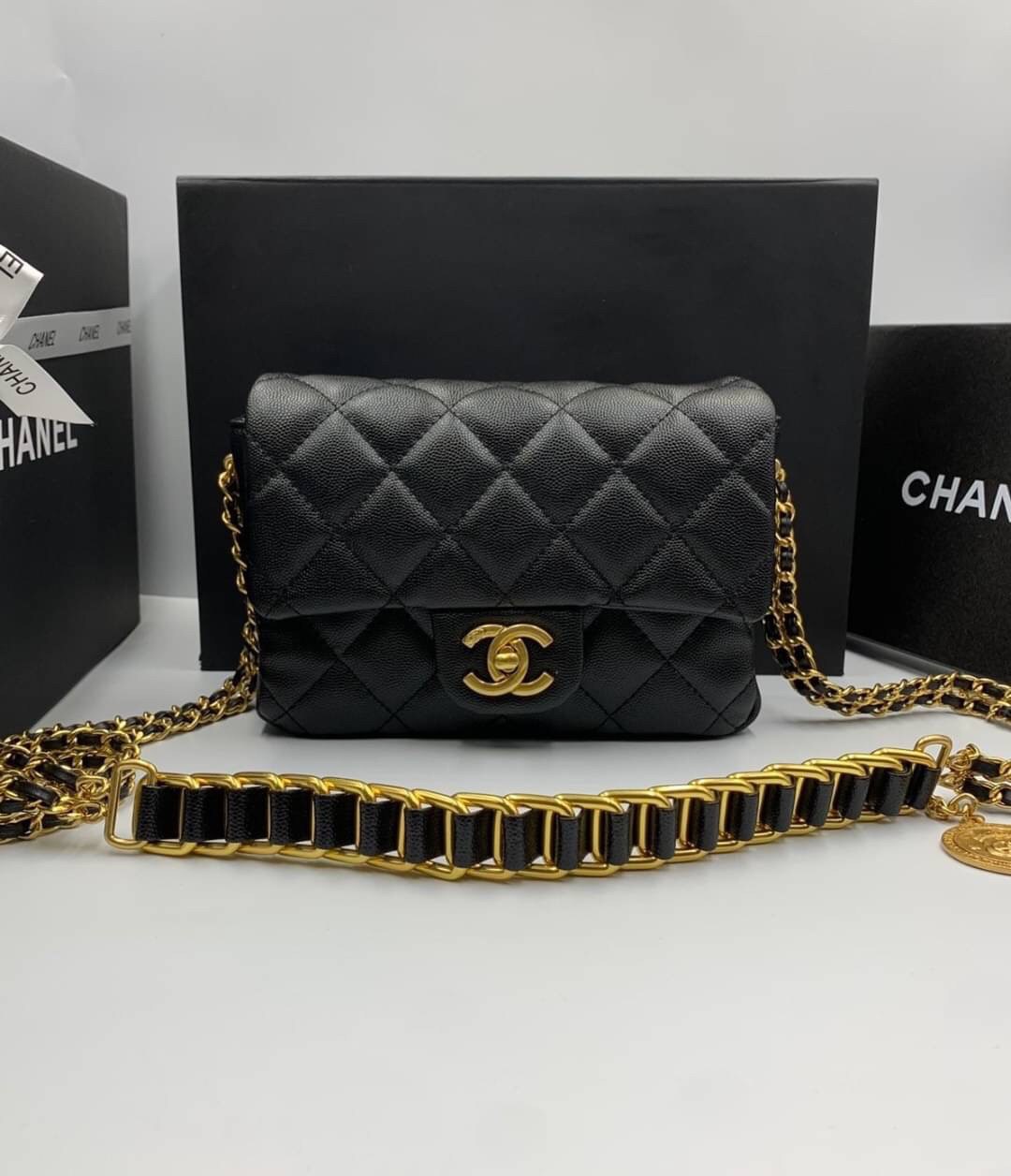 หนังแท้ VIP GIFT CHANEL Small Black Quilted Caviar Classic Flap Coin Charm Soul Chain คอลเลคชั่นใหม่ล่าสุดเลยค่ะ สายสะพายเก๋มาก ห้อย charm วงกลมสีทอง หนังคาเวียสีดำขนาด 8.5” ใส่ iPhone ได้ทุกรุ่นใส่ได้สบายๆ เลยค่ะ รุ่นใหม่เริ่ดมากจ้า