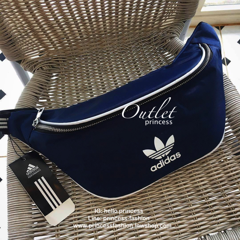 Adidas original waist bag Best seller! กระเป๋าคาดอก/เอว วัสดุ nylon อะไหล่เงิน เปิดปิดด้วยซิป ภายในกว้าง ใส่กระเป๋าสตางค์ยาวได้ สายสะพายยาวปรับ freesize ค่ะ