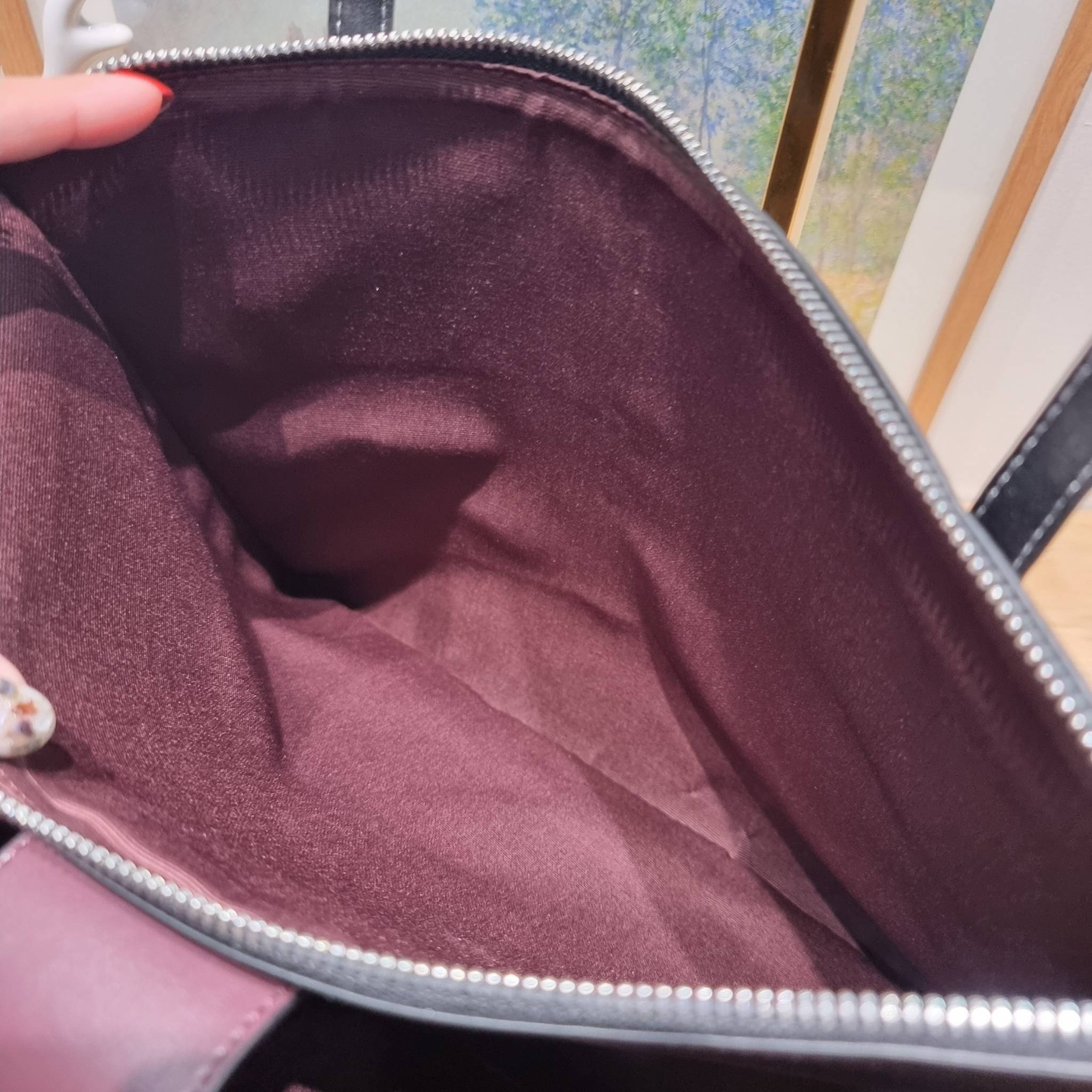 COACH NINA TOTE IN SIGNATURE CANVAS CL399 พร้อมส่ง 2 สี กระเป๋าโท้ทสะพายไหล่ ใบใหญ่ คอลเลคชั่นใหม่ ตอบโจทย์คนที่ชอบใส่ของเยอะๆได้อย่างดี ดีไซน์รูปทรงคลาสสิค เรียบหรู