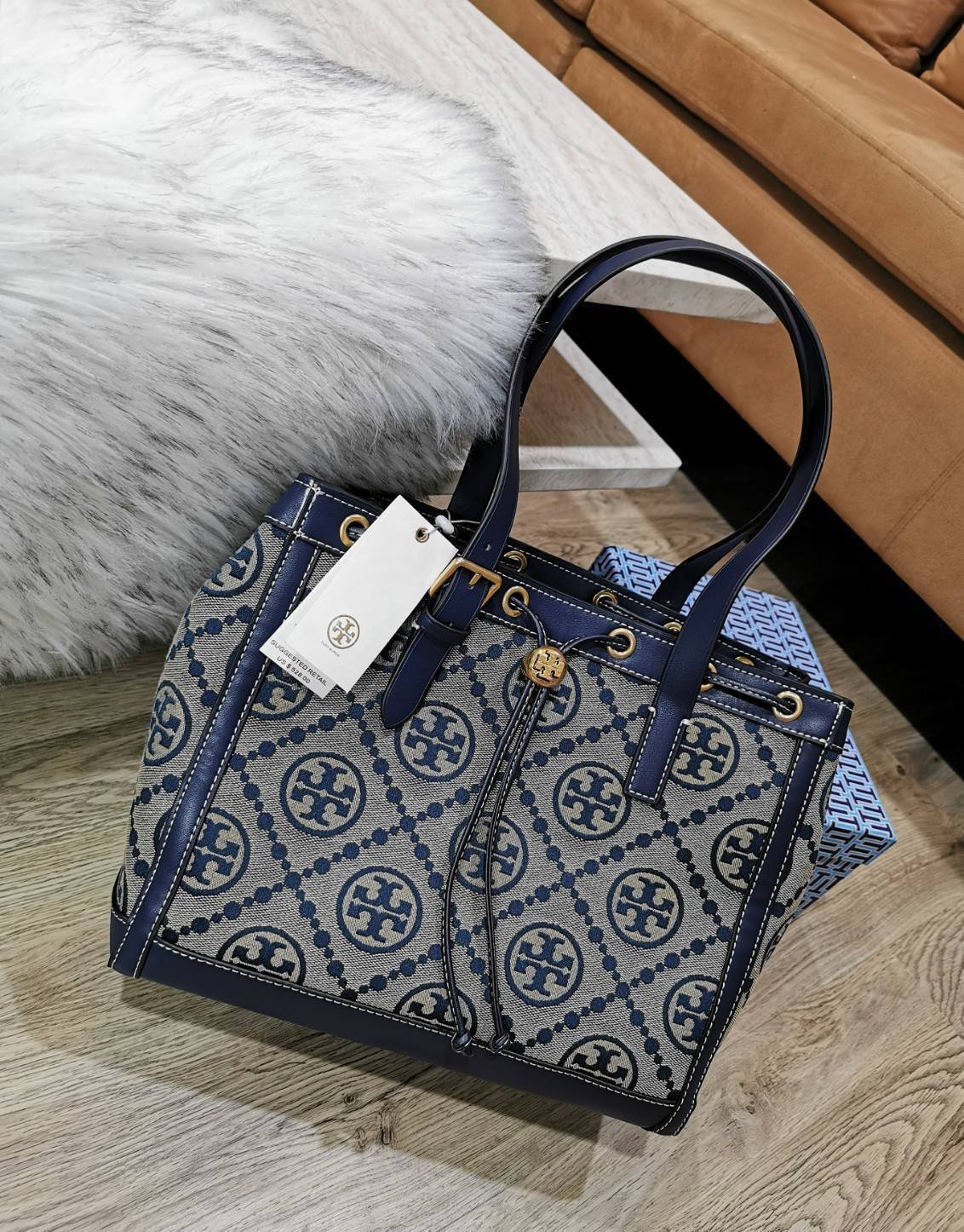 ของแท้ 💯% TORY BURCH FACTORY MONOGRAM JACQUARD TOTE BAG กระเป๋าถือหรือสะพายรุ่นล่าสุดดีไซน์ยอดนิยมจาก TORY BURCH FACTORY OUTLET