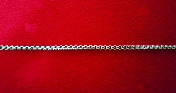 สร้อยคอสแตนเลสลายผ่าหวายแบบสั้น ความยาวทั้งเส้น 20 นิ้ว(ใส่พระได้1องค์)ค่ะ