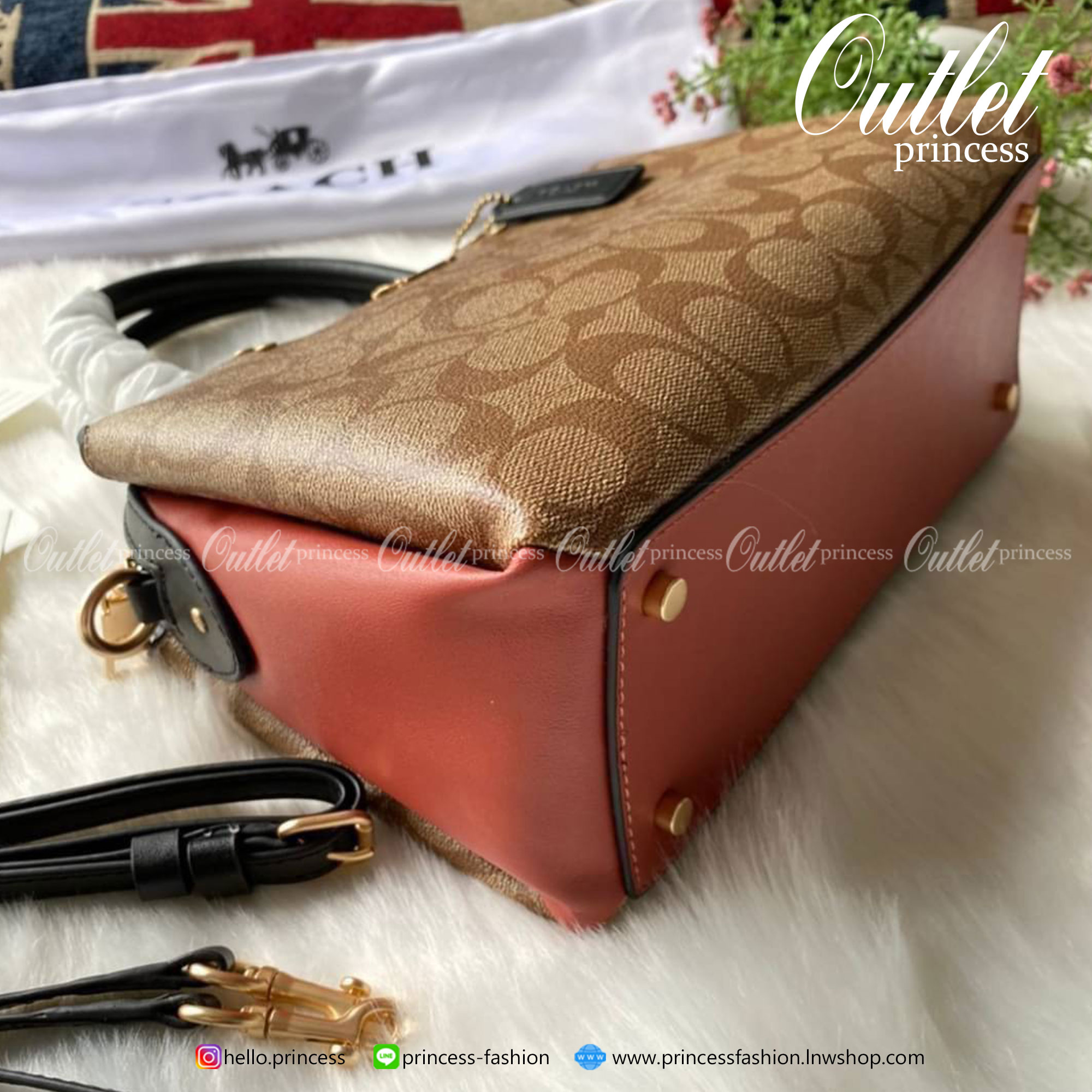 COACH TABBY TOP HANDLE 20 LEATHER BAG 💋กลับมาอีกครั้งตามคำเรียกร้องค่ะ!! กระเป๋าถือ//สะพายข้างได้ วัสดุหนังแท้อย่างดี หนึ่งใบทำหนัง2แบบได้อย่างลงตัว สวยงาม มีอะไหล่ตัวC ใหญ่ด้านหน้าโดดเด่นหรูมากๆค่ะ