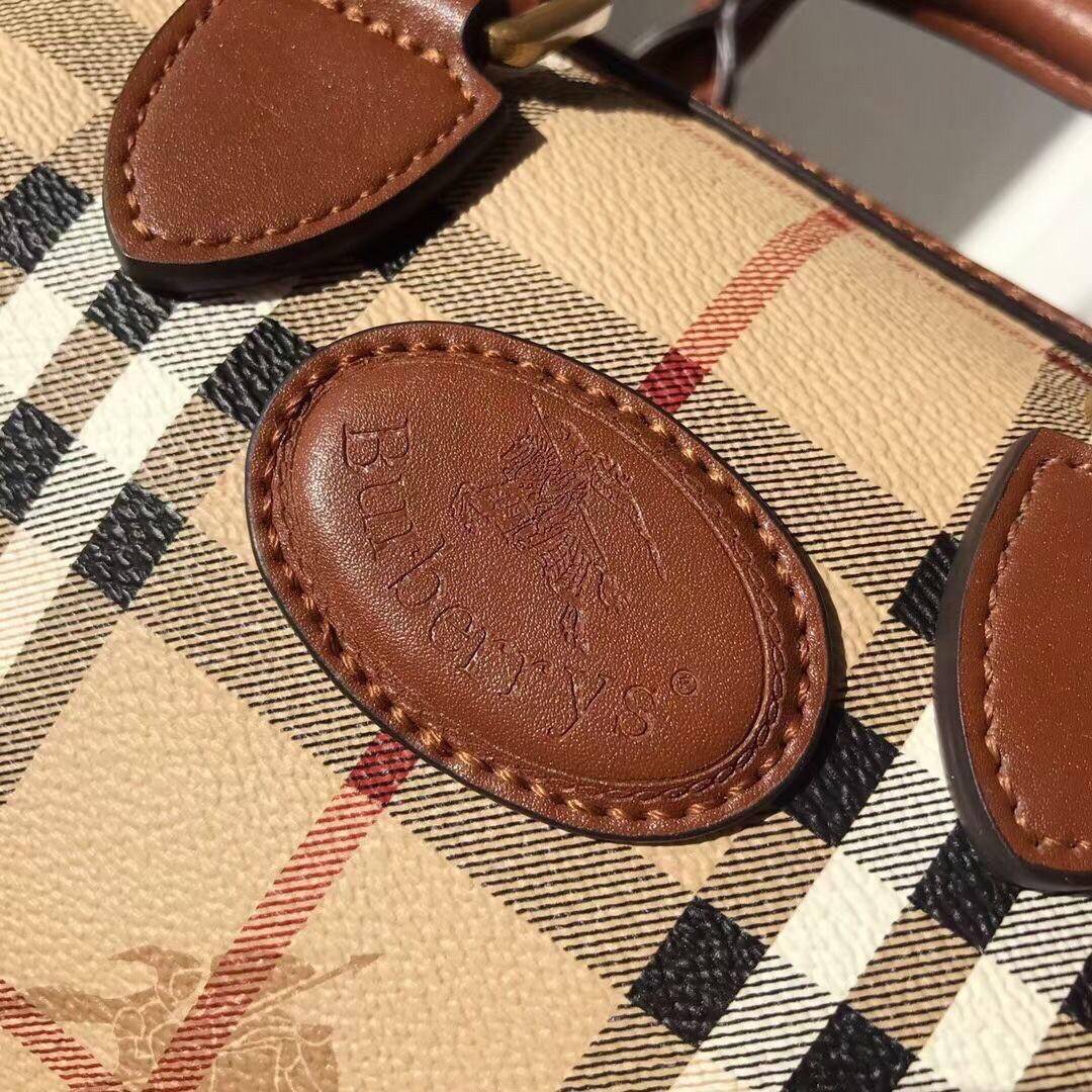 Burberry bag Crossbody Bag Vip Gift with Purchase (GWP) พรีเมี่ยมกิ๊ฟ Limited Edition จาก BURBERRY PERFUME