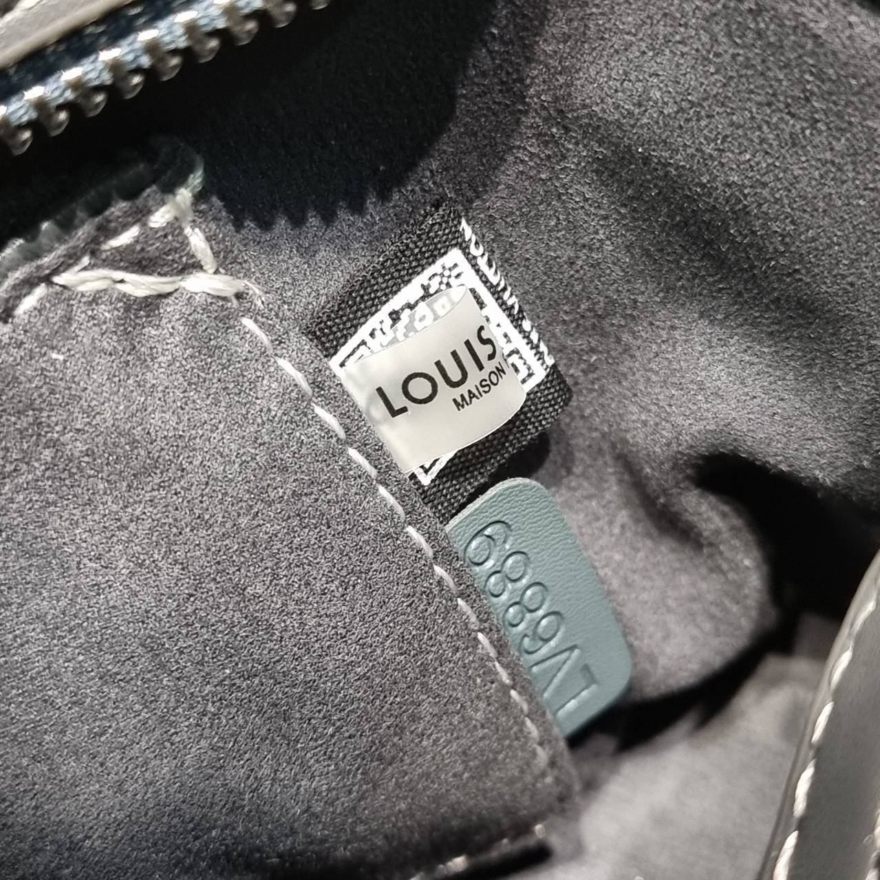 LV neverfull washed denim monogram mini bag ดีไซน์ใหม่ล่าสุดก่อนใคร กระเป๋าทรงโท้ทมินิไซส์ ที่ไม่ได้เล็กตามชื่อ มาในรูปแบบ washed denim สวยคลาสสิค ดูแพงสุดๆ