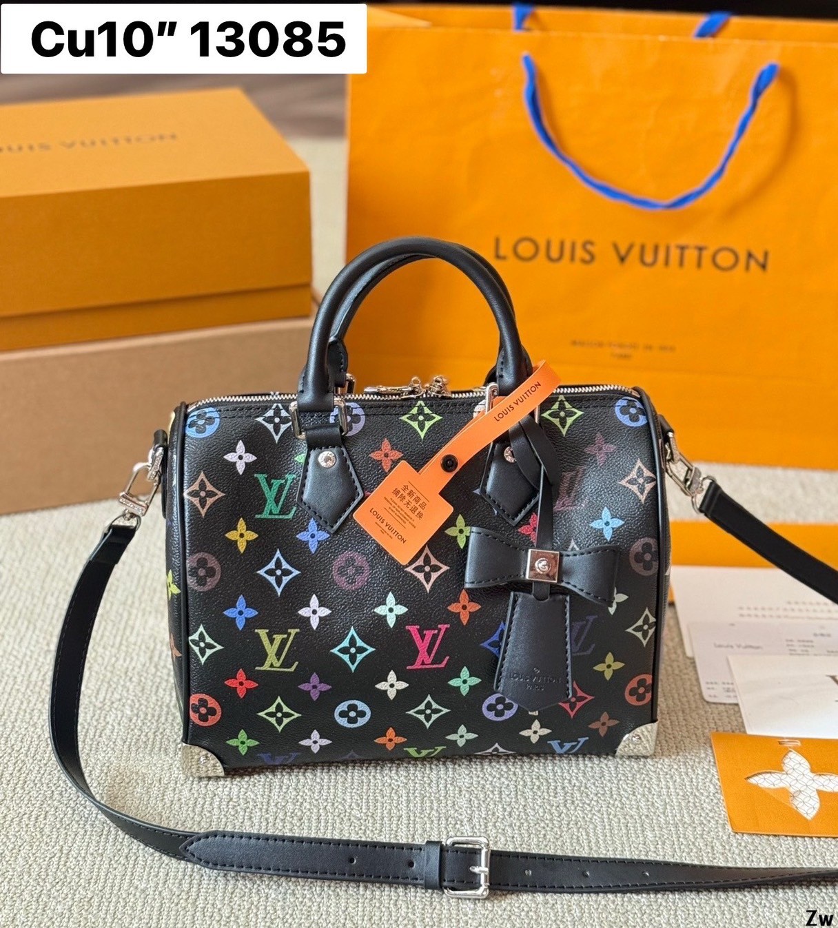LV x TM Speedy Bandoulière 25 bag กระเป๋าทรงหมอน รุ่นใหม่ท็อปฮิต สวยหรูโดดเด่น มีชีวิตชีวาในคอลเล็คชั่น LV x Murakami ด้วยลายโมโนแกรมสุดไอคอนิกเปี่ยมสีสัน