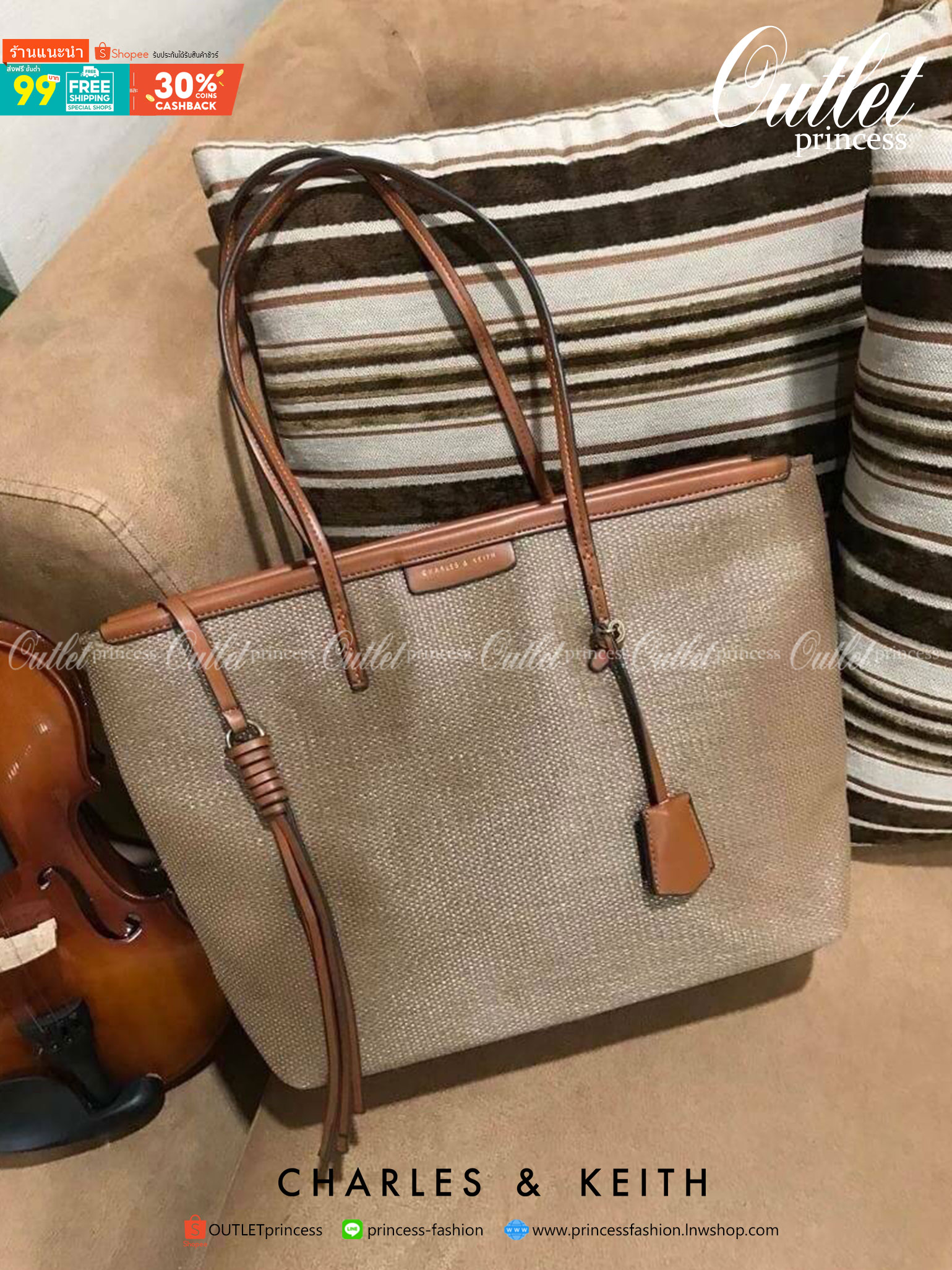 Charles & Keith Black Textured Tote Bag ฮอตฮิตตลอดกาลสำหรับรุ่นนี้ รุ่นยอดนิยม!! มากี่รอบกี่รอบก็ขายดี ใครไม่มีรุ่นนี้ติดตู้ไว้ถือว่าเชยมาก(!!) กระเป๋าสะพายทรง Shopping bag ใบใหญ่จุของได้ใจ น้ำหนักเบา โดดเด่นด้วย Textured วัสดุสานรอบใบ ตัดขอบหนัง สวยอยู่ท