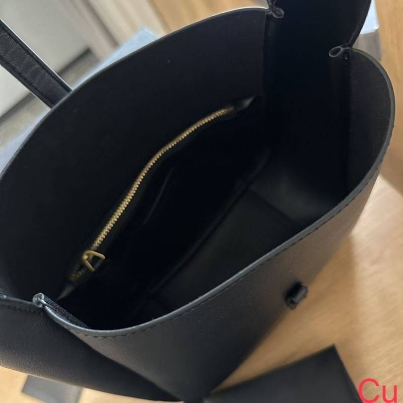 YSL HOBO BAG / YSL LE 5 À 7 SOFT IN SMOOTH LEATHER กระเป๋าสะพายทรงโฮโบ สวยฟาด ดาเมจคือร้อนฉ่าสุดๆ! ดีไซน์สุดคลาสสิค ควรมีที่สุดค่า