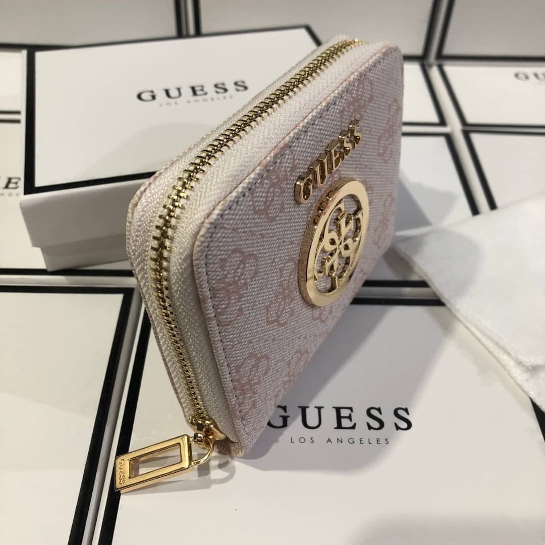 GUESS Women’s Small Wallet กระเป๋าสตางค์แบบสั้น อะไหล่ทอง ขนาดกะทัดรัดพกพาสะดวก ช่องใส่บัตรได้ถึง 6 ช่อง