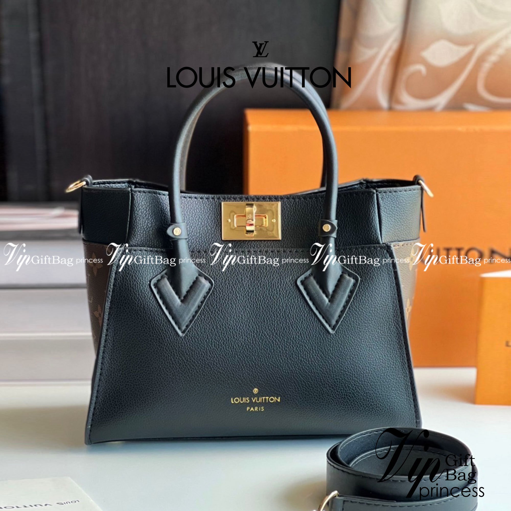 หนังแท้ LV On My Side PM กระเป๋าโท้ทขนาดกะทัดรัดที่ผลิตจากหนังลูกวัวเนื้อนุ่ม เกรดออริจินอล ภาพสินค้าถ่ายจากงานขายจริง ใช้งานต่างประเทศได้
