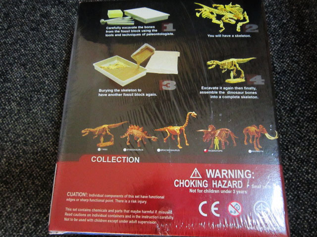 ชุดขุดฟอสซิลDig it Twice (แบบเล่นสองรอบ ขุดแล้วนำมาประกอบเป็นโมเดลได้)