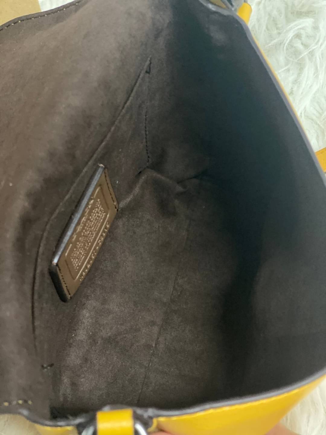 คอลเลคชั่นใหม่ ทั้งสวยทั้งคุณภาพค่ะ😘 COACH KARLEE CROSSBODY BAG 💐พร้อมส่ง ได้ไปไม่ผิดหวังแน่นอนค่ะ! สวยๆแบบคนดังระดับโลกกันค่าา กระเป๋าสะพายแบบครอสบอดี้ร์ หนังแท้นิ่มสวยงามมากๆค่ะ รูปทรงน่ารักกระทัดรัด เปิดปิดกระเป๋าแบบหมุนล็อค ภายในสามารถ