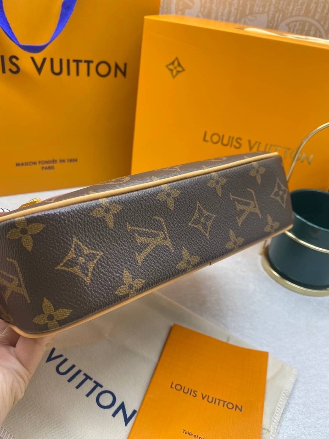 LV POCHETTE CITE SHOULDER BAG MONOGRAM เกรดออรินอล หนังแท้ สวยงามตามรูป เกรดเทียบแท้ ใช้สลับแท้ได้ ใช้งานต่างประเทศได้