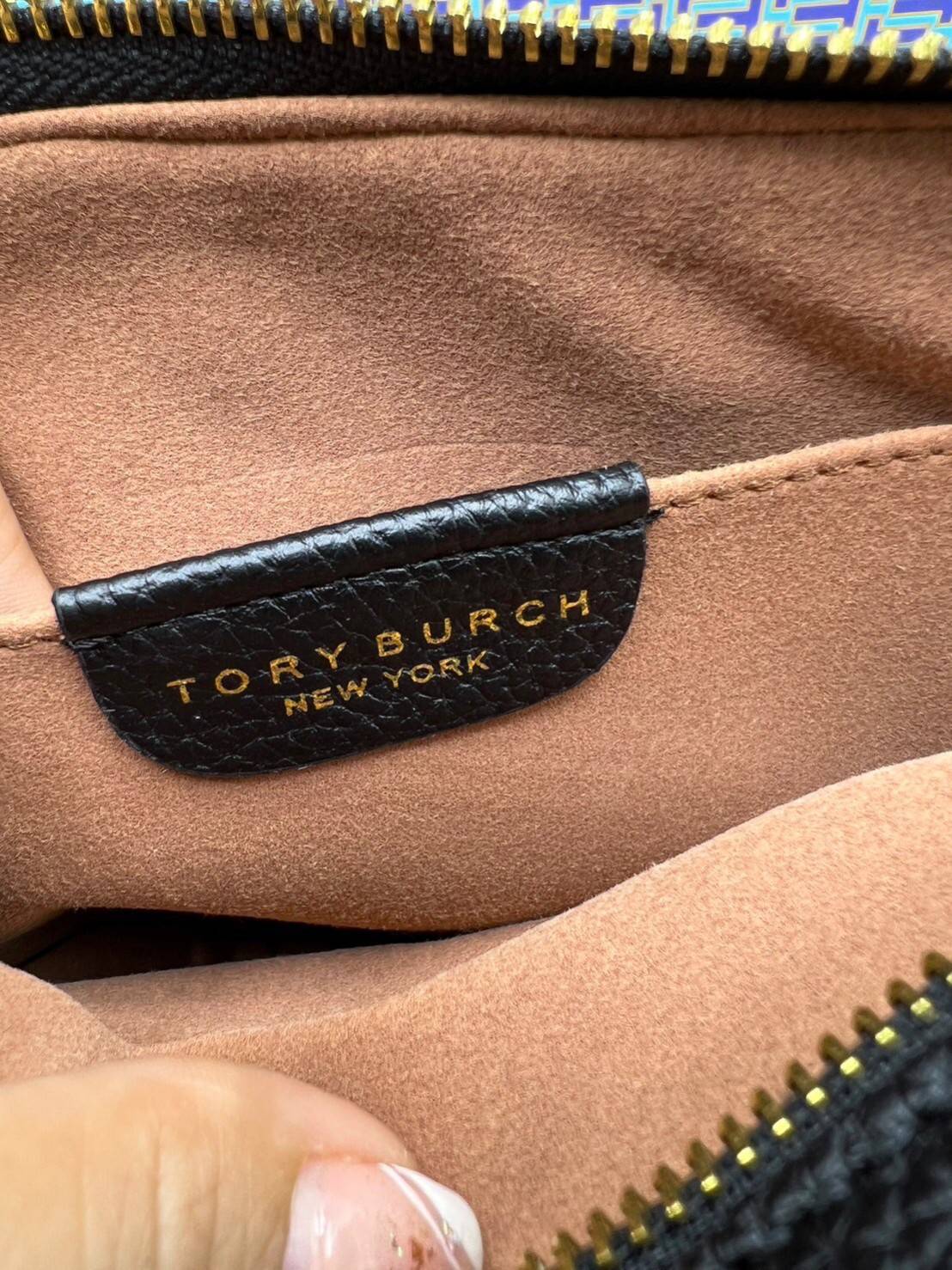 TORY BURCH Miller Mini Crossbody Bag / TORY CAMERA BAG / TORY BAG พร้อมส่ง 5 สี กระเป๋าสะพายใบเล็กมินิมอลในรูปทรงใหม่ที่คล่องตัว