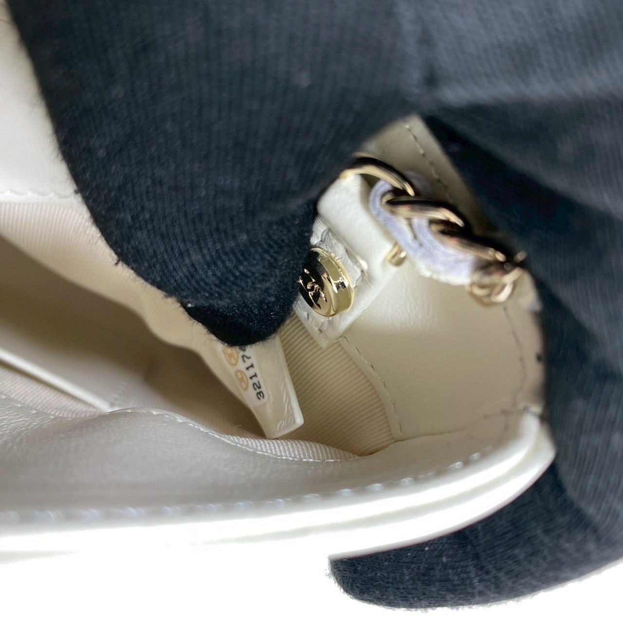 ORI หนังแท้ | Chanel 24S 31 Mini Clutch with Chain กระเป๋าสะพายดีไซน์น่ารัก ใบเล็กพร้อมสายโซ่ หูจับในตัว สวยเรียบหรู